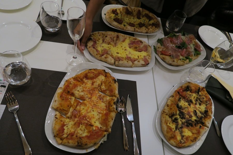 Photo Pizza with wine